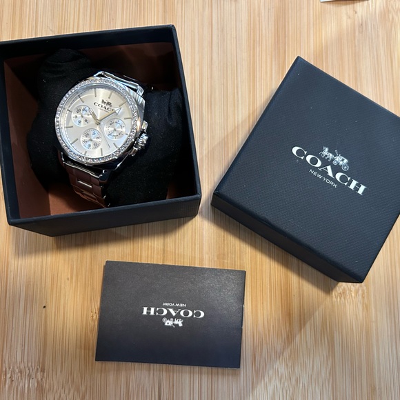 COACH BOYFRIEND WATCH WITH 38MM SILVER CHRONOGRAPH FACE & SILVER BRECLET - Picture 6 of 6